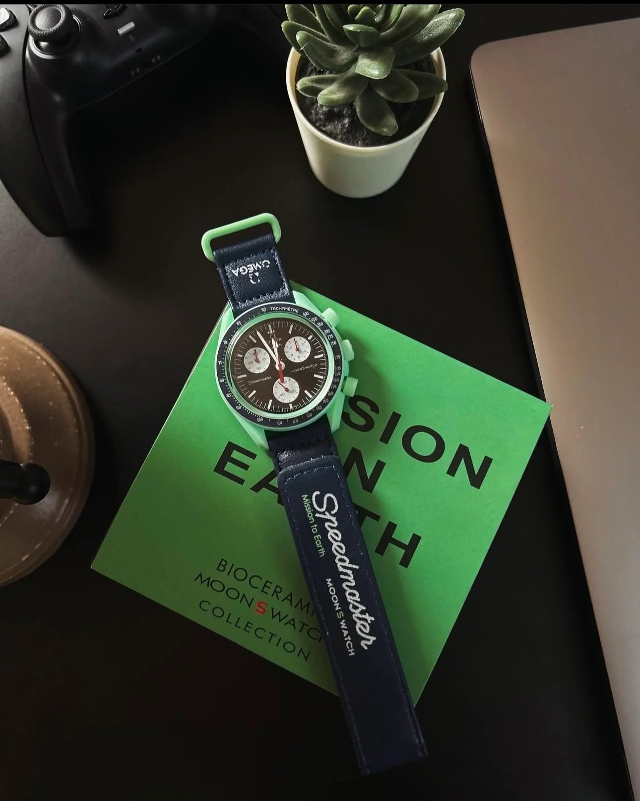 OMEGA X SWATCH Ω ⌚